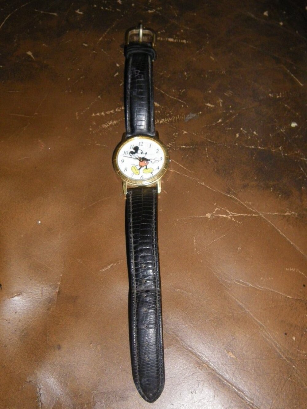 Vintage Disney Store Exclusive Unisex Mickey Mouse Watch Original Leather Band